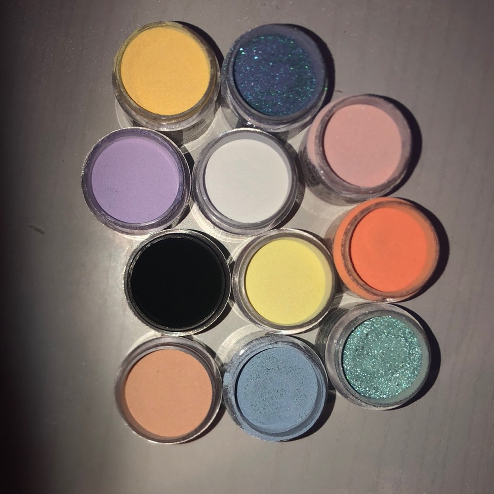 Dip powder for nails! 11 colors of the small size and 11 colors for big size.